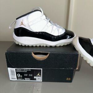 Jordan Retro 11 - Size 9C